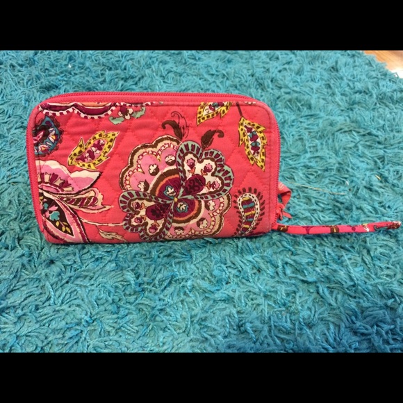 Gently used Vera Bradley wallet/clutch