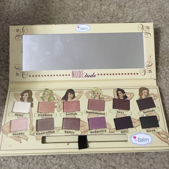 Makeup - Picture 2 of 3