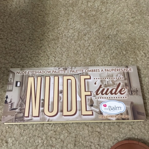 Makeup - Picture 3 of 3