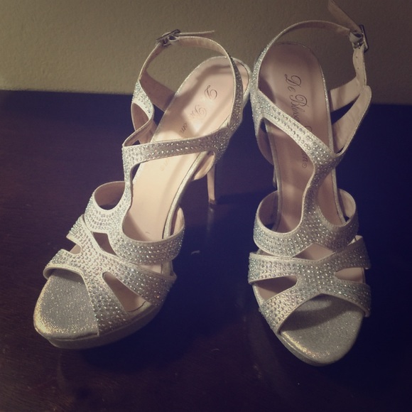 Heels - Picture 1 of 4