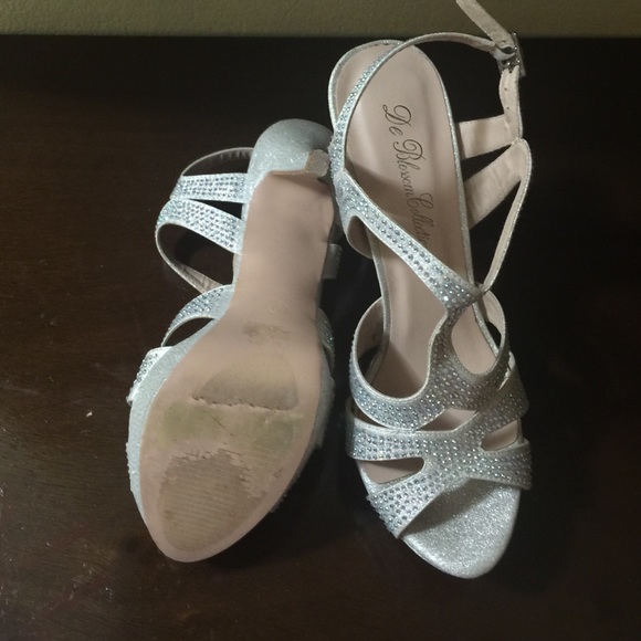 Heels - Picture 3 of 4