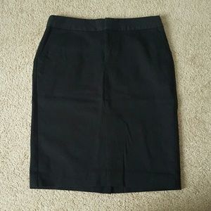 GAP Black pencil skirt