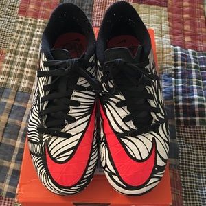 Kids Sz 13.5 Nike Hypervenom Soccer Cleats