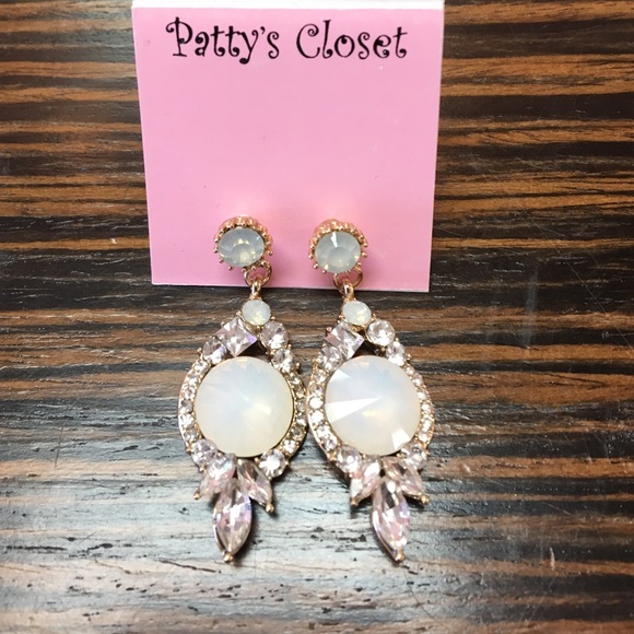 NEW Silver Dangly Earrings