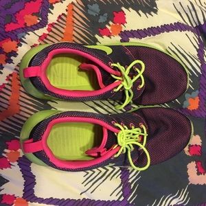 Women's Nike Roshes