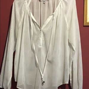 White and silver  blouse Jennifer Lopez m