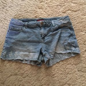 Forever 21 Eyelet Trim Scallop Shorts