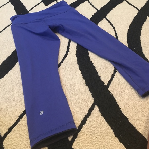 Size 6 reversible wunder under crop! Blu/black - Picture 1 of 4