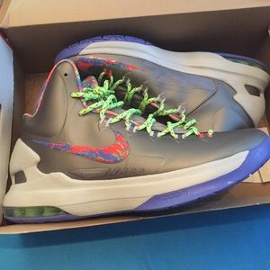 Size 12 KD 5 Christmas