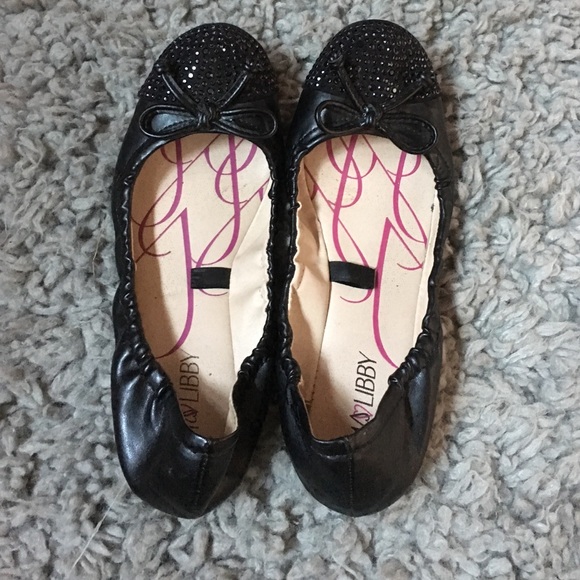 BLACK FLATS