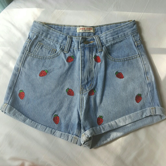Strawberry embroidered denim shorts
