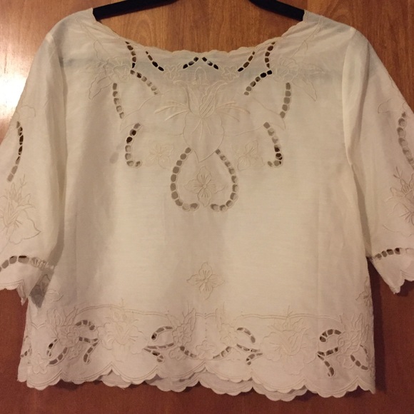 Beautiful lace thin Bebe top - Picture 3 of 3