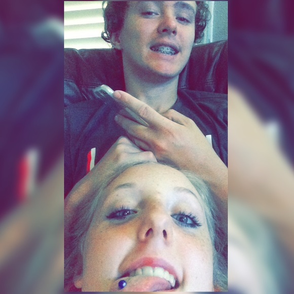 Meet your Posher, Charlize - Picture 1 of 1