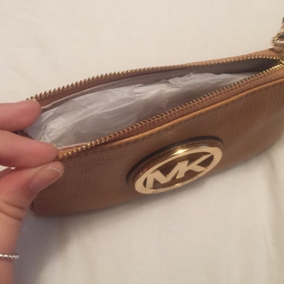 Authentic Michael Kors Wristlet - Picture 2 of 3