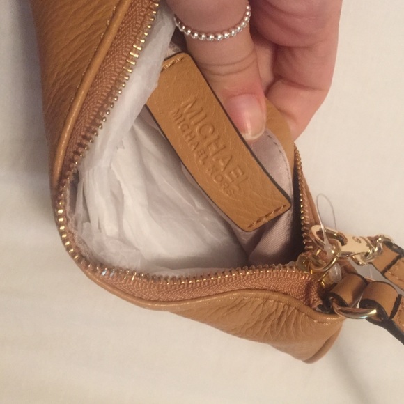 Authentic Michael Kors Wristlet - Picture 3 of 3