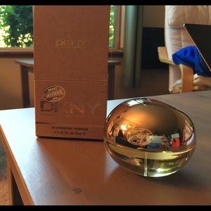 DKNY Golden Delicious Perfume 1.7 FL OZ