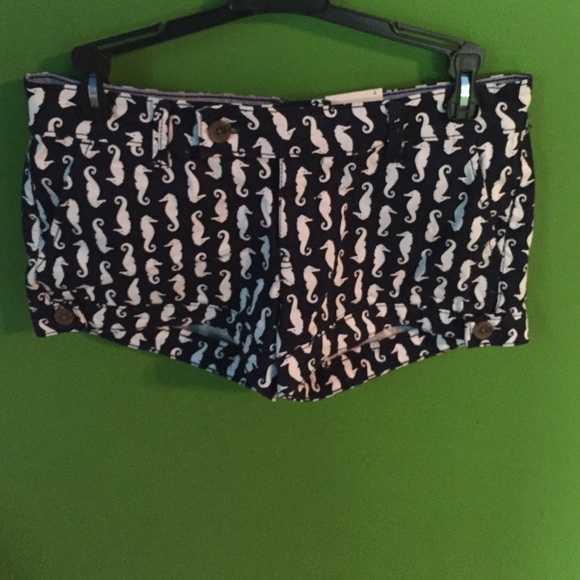 So button tab chino short