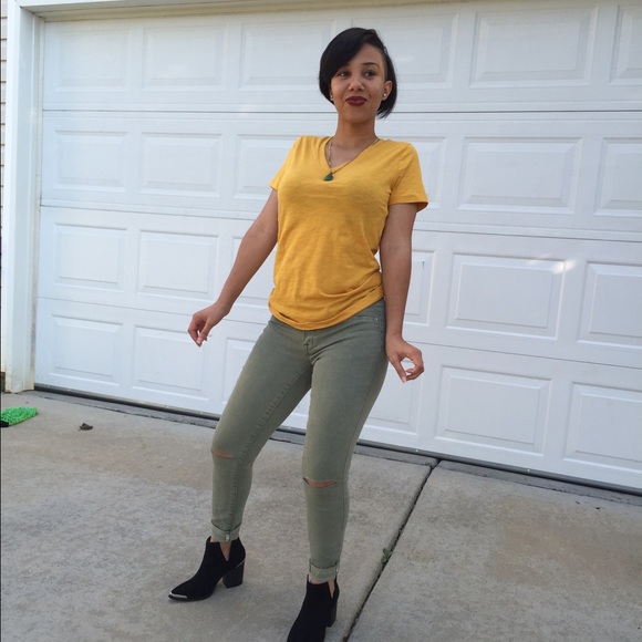 Meet your Posher, Reynelle - Picture 2 of 2