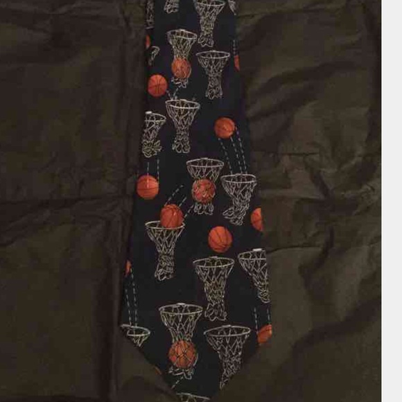 🏀Vintage Nicole Miller Basketball Tie🏀 - Picture 3 of 3