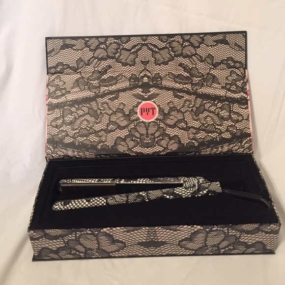 PYT Ceramic Lace Black and White Straightener NWT