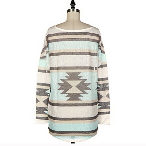 ๐ 1 SM LEFT๐ Aztec Print Knit Sweater - Picture 3 of 4