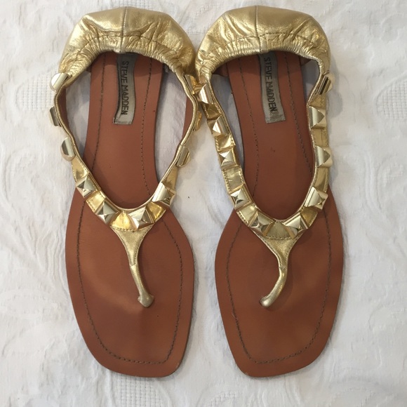 Steve Madden gold studded flip flop sandals - Picture 2 of 2