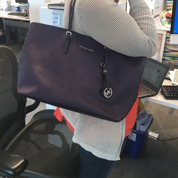 Extra pics of MK purse - Picture 1 of 1