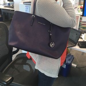 Extra pics of MK purse