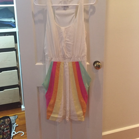 Sleeveless white ArynK dress