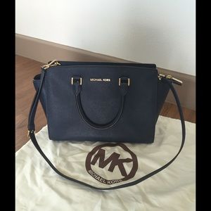 Michael Kors Medium Selma (Navy)