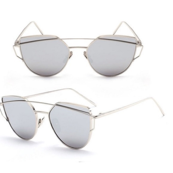 ❗️Firm❗️Silver Mirrored Sunglasses🔹Last Pair🔹 - Picture 2 of 4