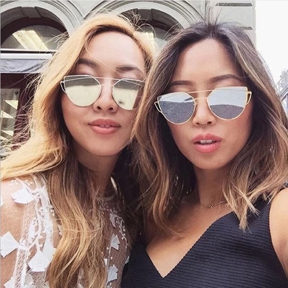 ❗️Firm❗️Silver Mirrored Sunglasses🔹Last Pair🔹 - Picture 3 of 4