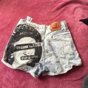 Levis waist high shorts