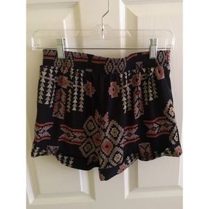 Aztec shorts size S