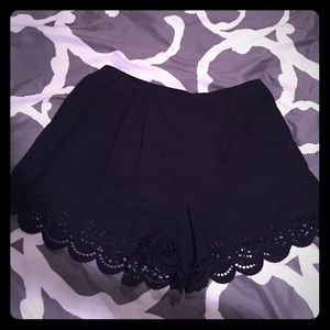 Cute black shorts!
