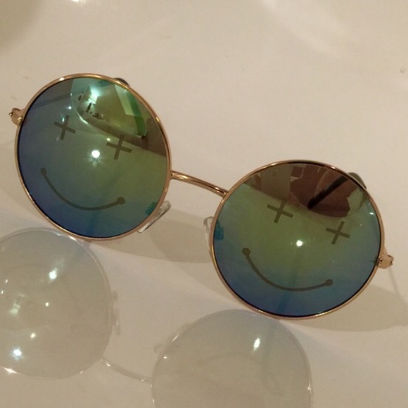 SUMMER DAZE Hologram Sunnies