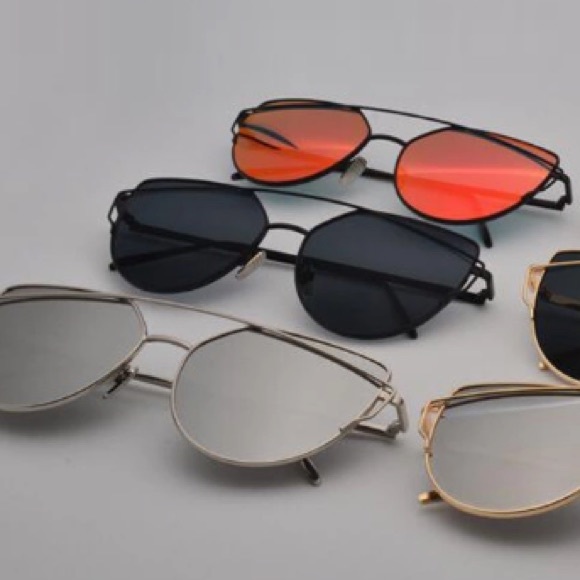 Accessories - ❗️Firm❗️Red Mirrored Cat Eye Sunglasses