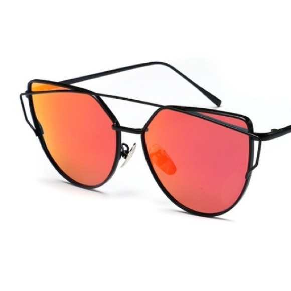 ❗️Firm❗️Red Mirrored Cat Eye Sunglasses - Picture 4 of 5