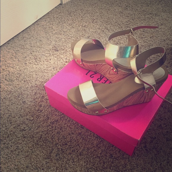 Forever 21 wedges
