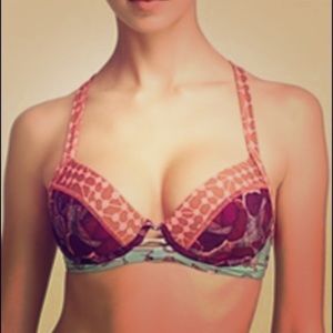 Maaji Bikini top! Criss cross back, under wire