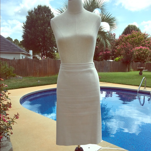 Ann Taylor beige skirt size 4