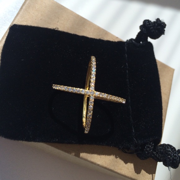 "X" Crossover Ring - Picture 2 of 4