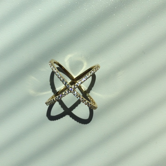 "X" Crossover Ring - Picture 3 of 4