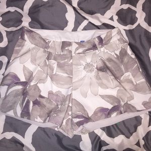 Vera Wang Patterned Shorts