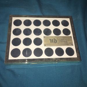 UD Gwen Stefani Eyeshadow Palette