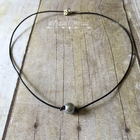 Pearl Leather Choker - Picture 2 of 4