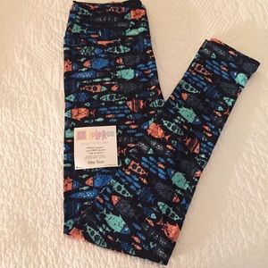 Lularoe fish leggings OS