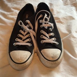 Women's size 8 Black Converse