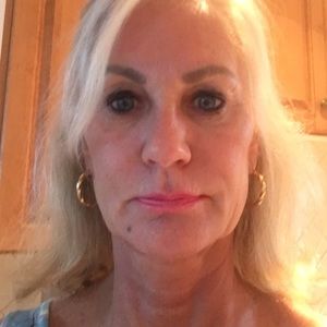 Meet your Posher, Suzanne