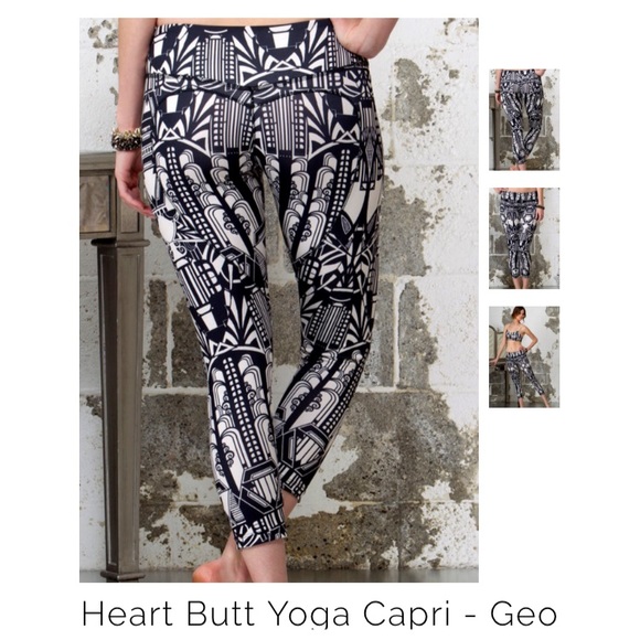 Geo Rise Heart Butt Yoga Capris